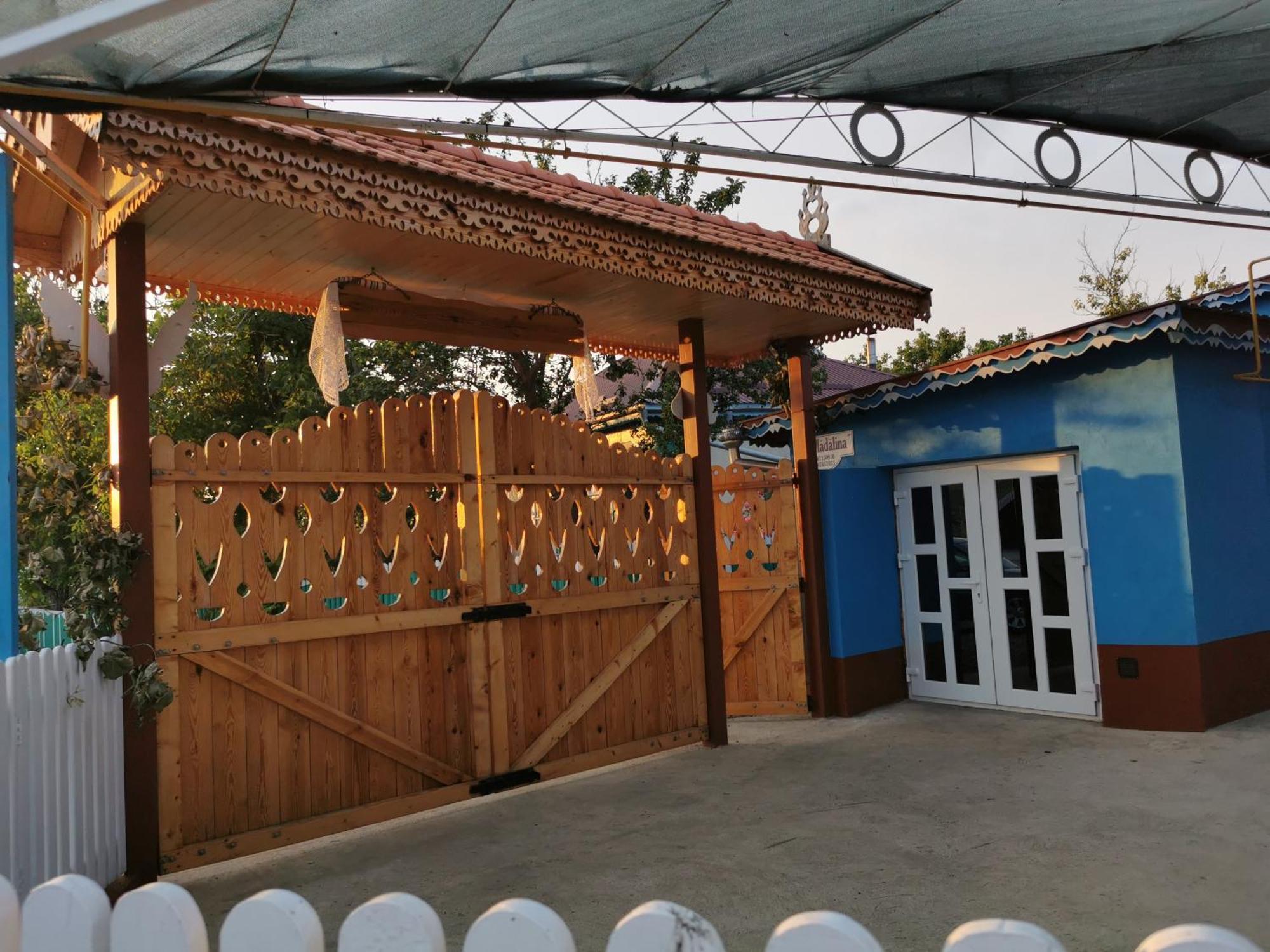 Bed and Breakfast La Madalina Selemet Zewnętrze zdjęcie